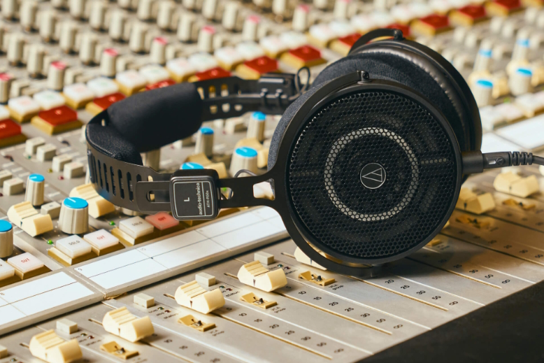 Audio-Technica ATH-R50x professionella öppna referenshörlurar