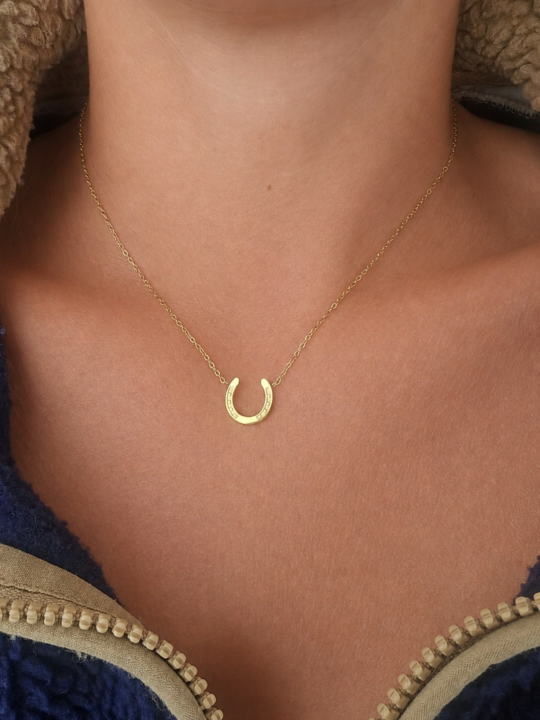 Horseshoe Necklace Gold - 2