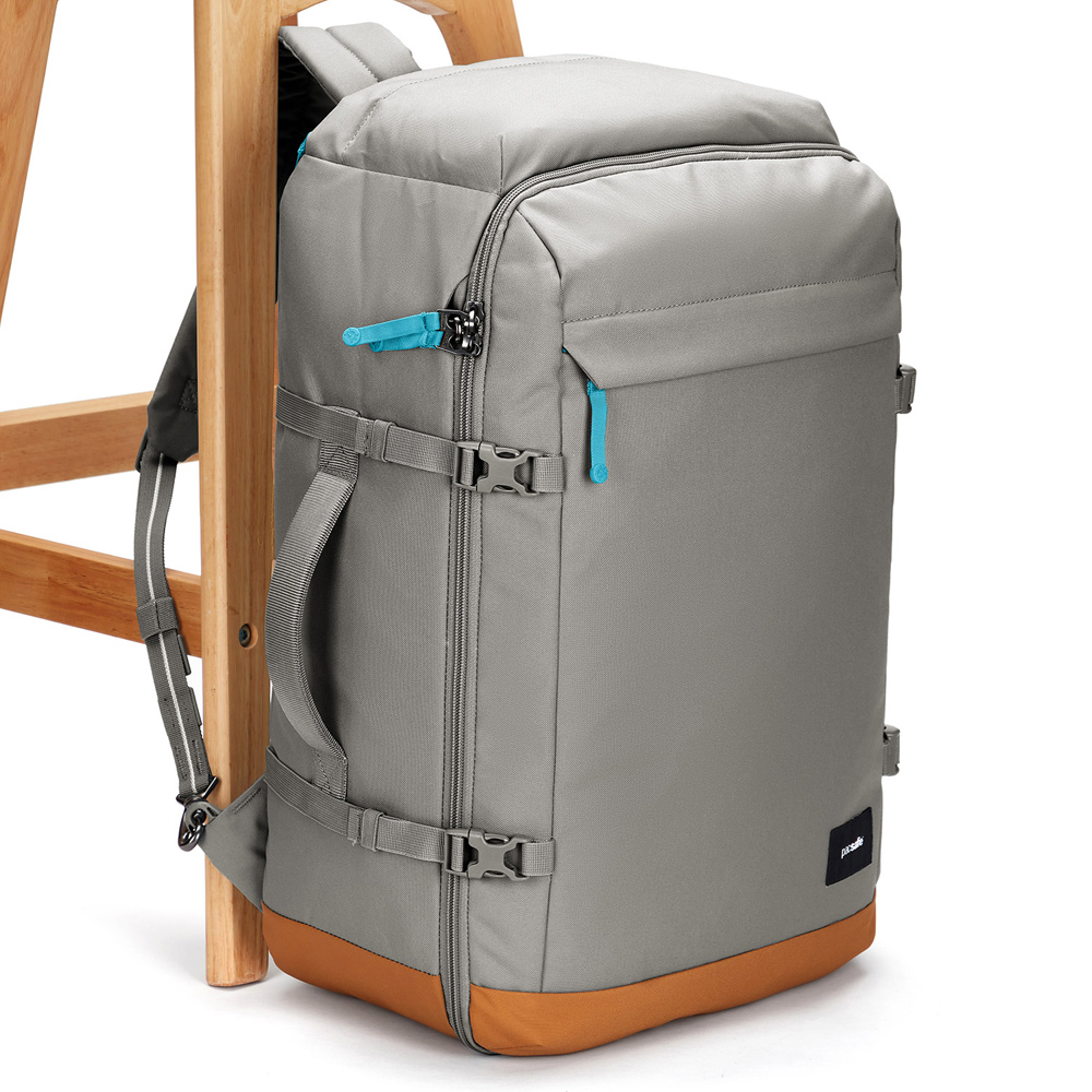 Stöldsäker reseryggsäck - PACSAFE GO 44L anti-theft carry on backpack Stone - 11