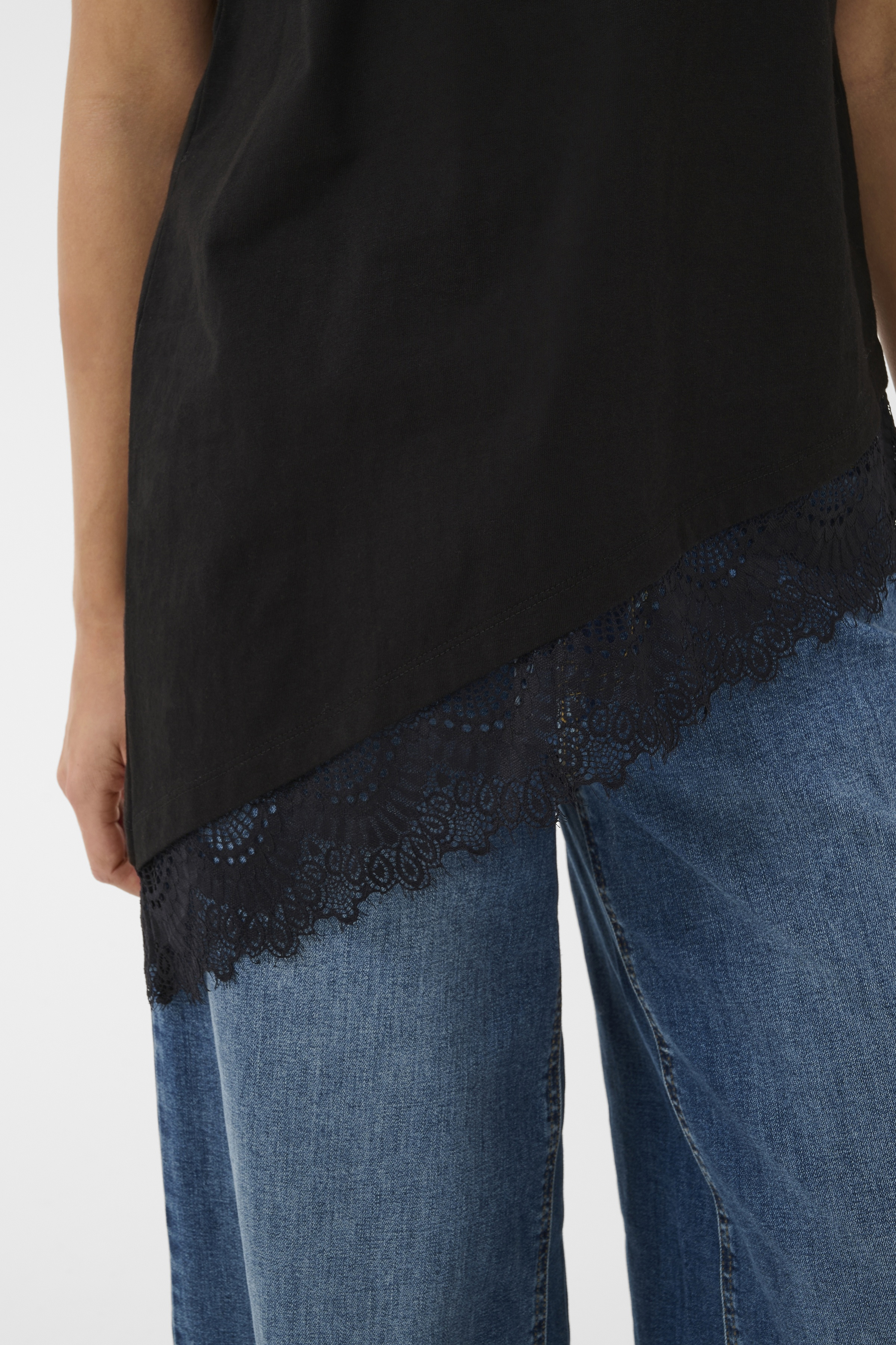 CUvena T-Shirt Black - 3