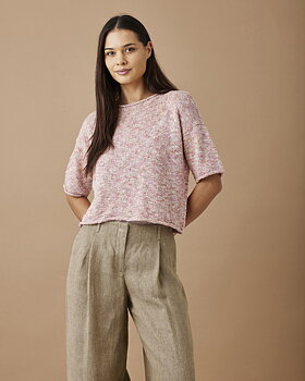 T-shirt med rullade kanter  i Scarlet eller Bamboo  899620 PDF