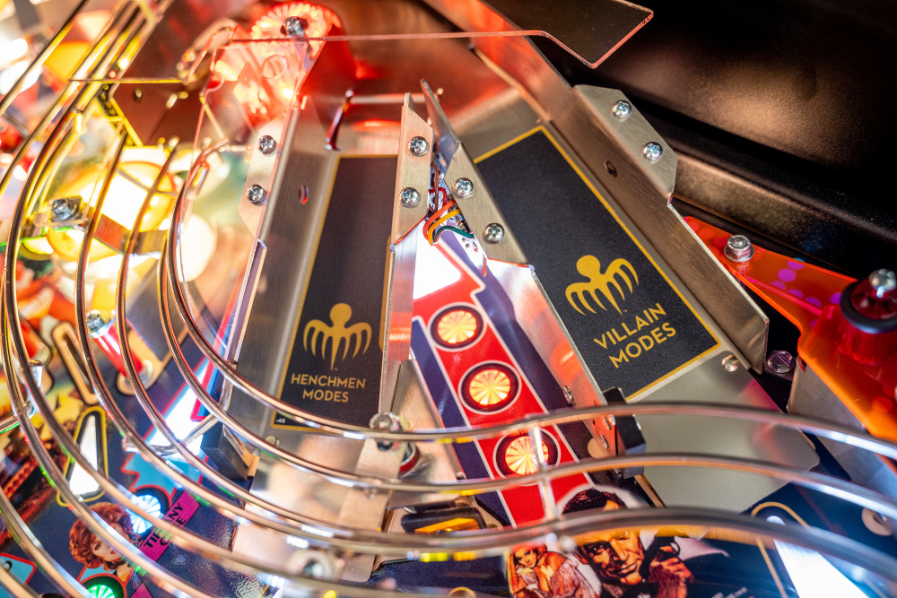 James Bond PRO - Stern Pinball  - Contact for availability - 6