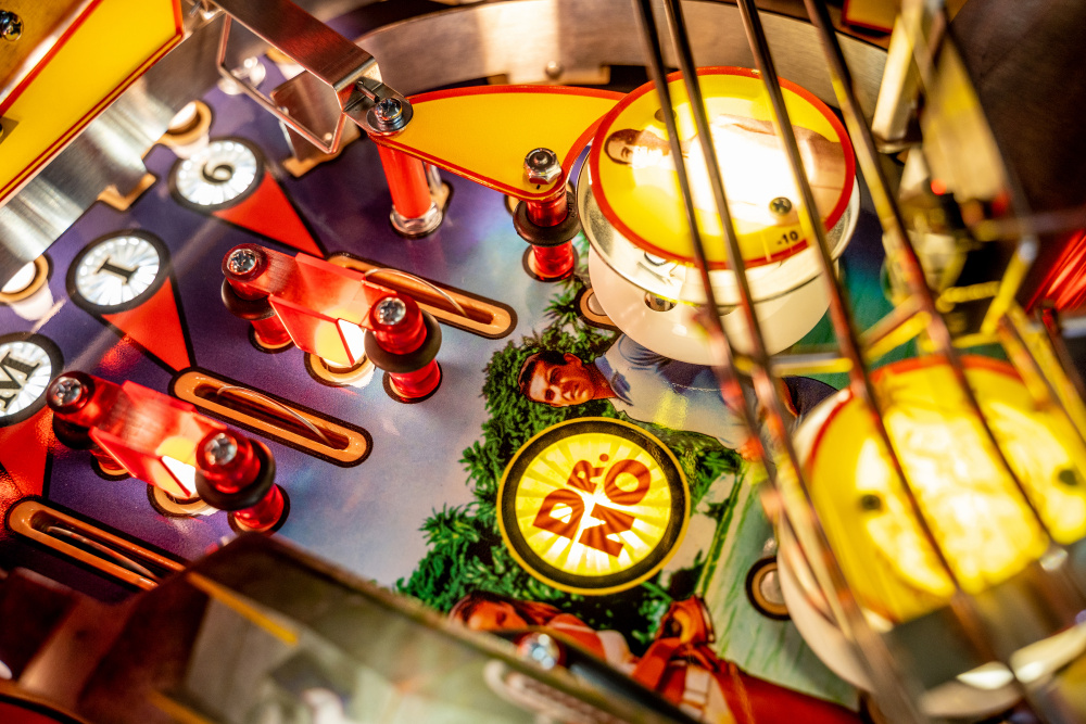 James Bond PRO - Stern Pinball  - Contact for availability - 5