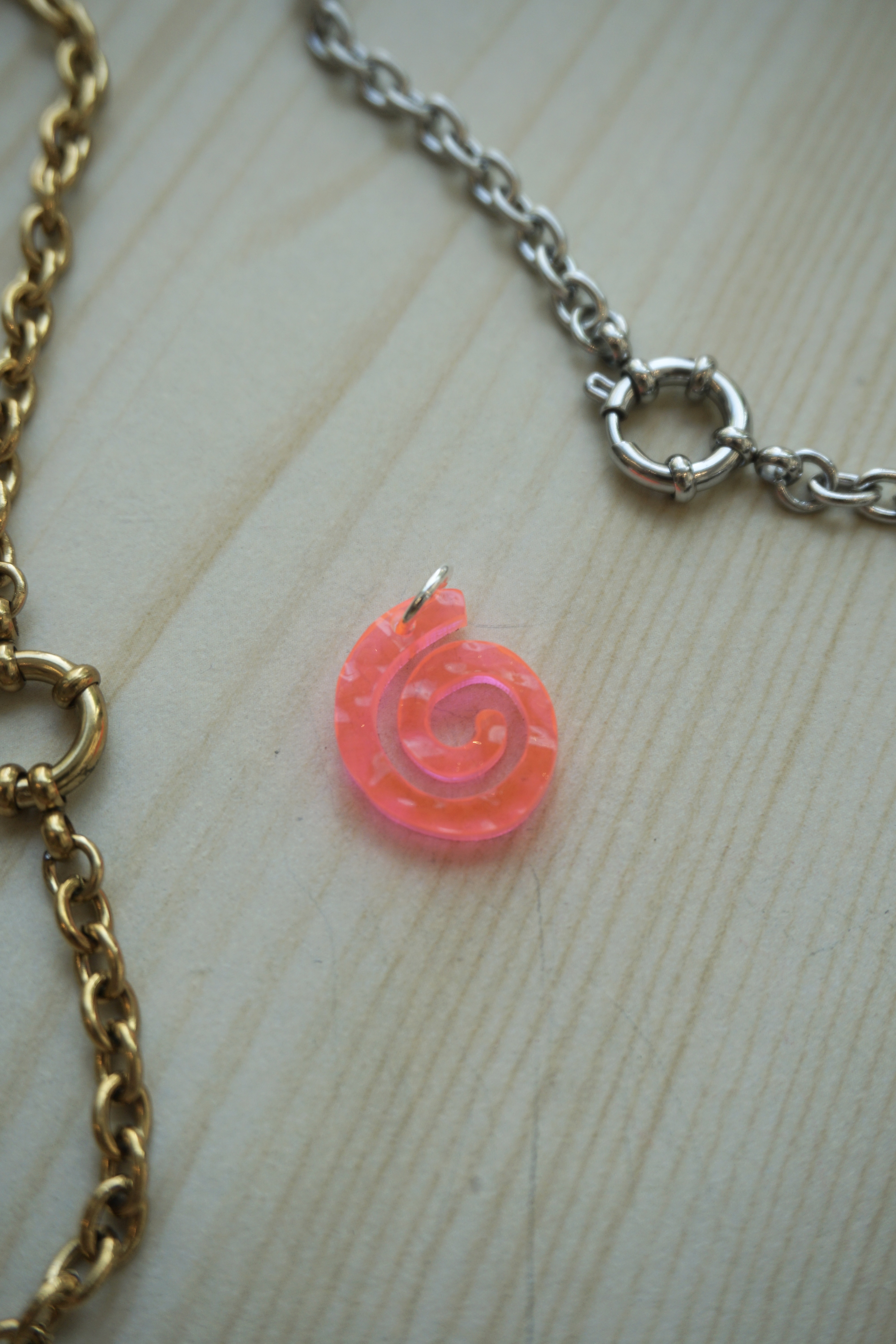 Mini pendant spiral neon pink