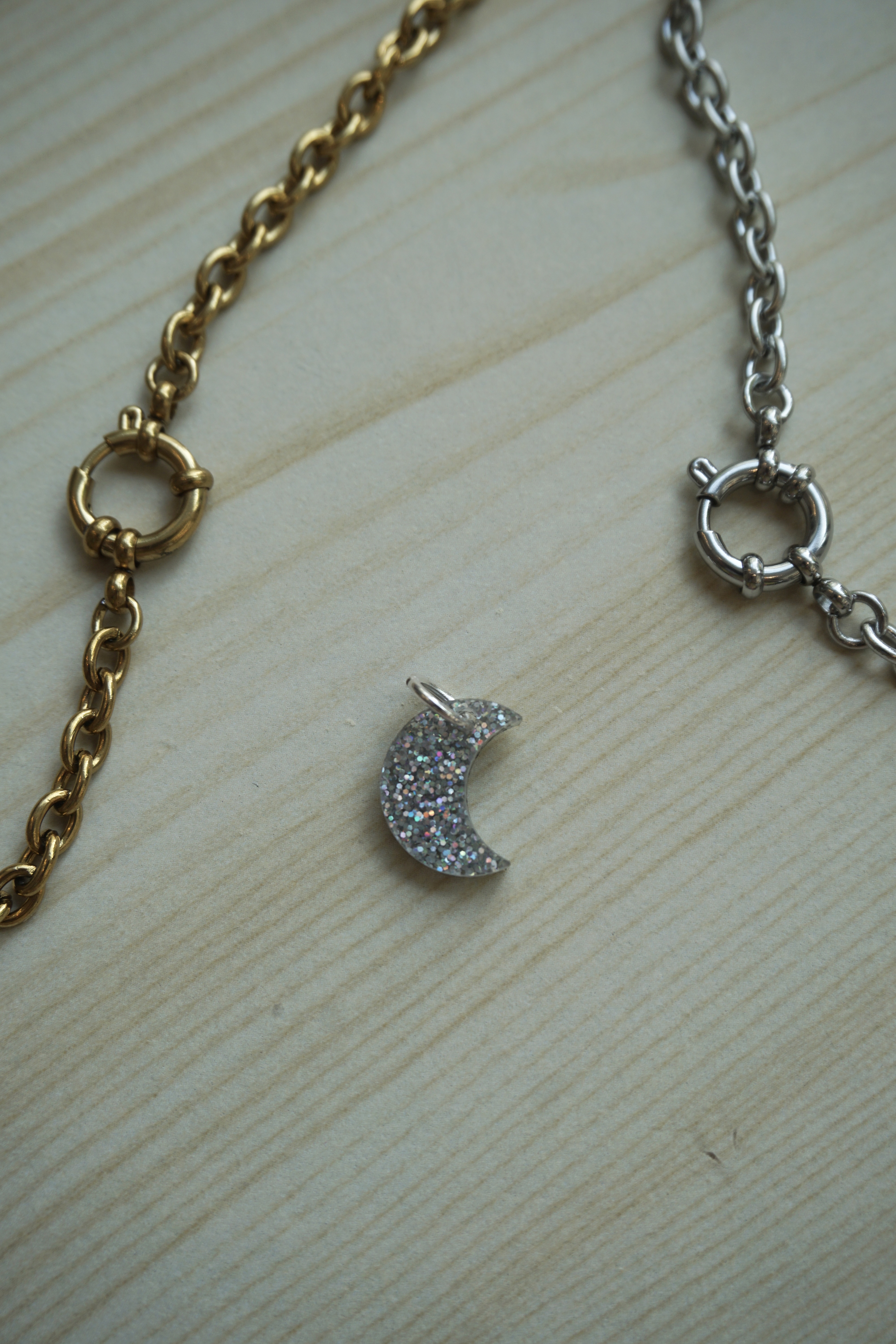 Mini pendant holographic glitter moon