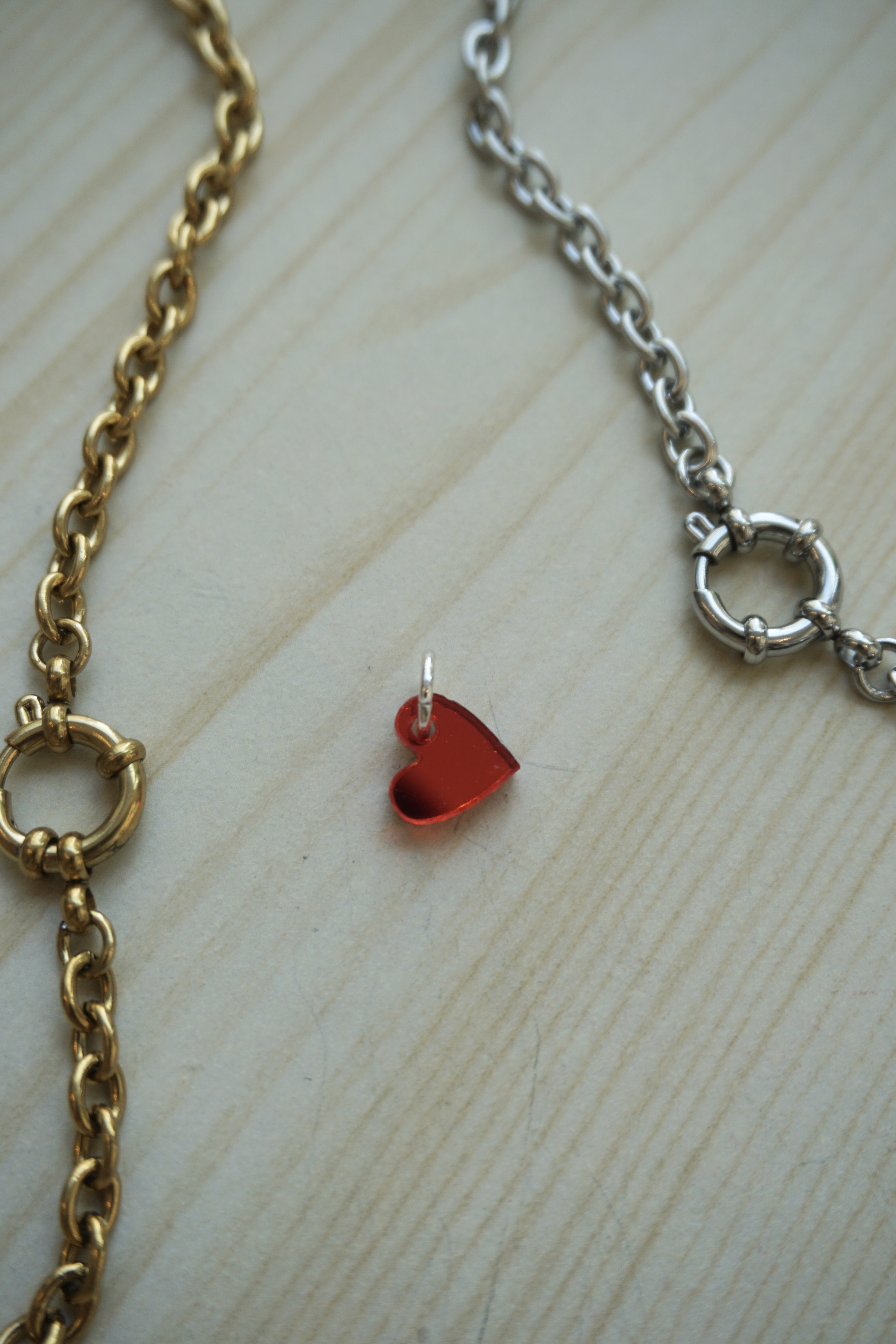 Mini pendant mirror red heart