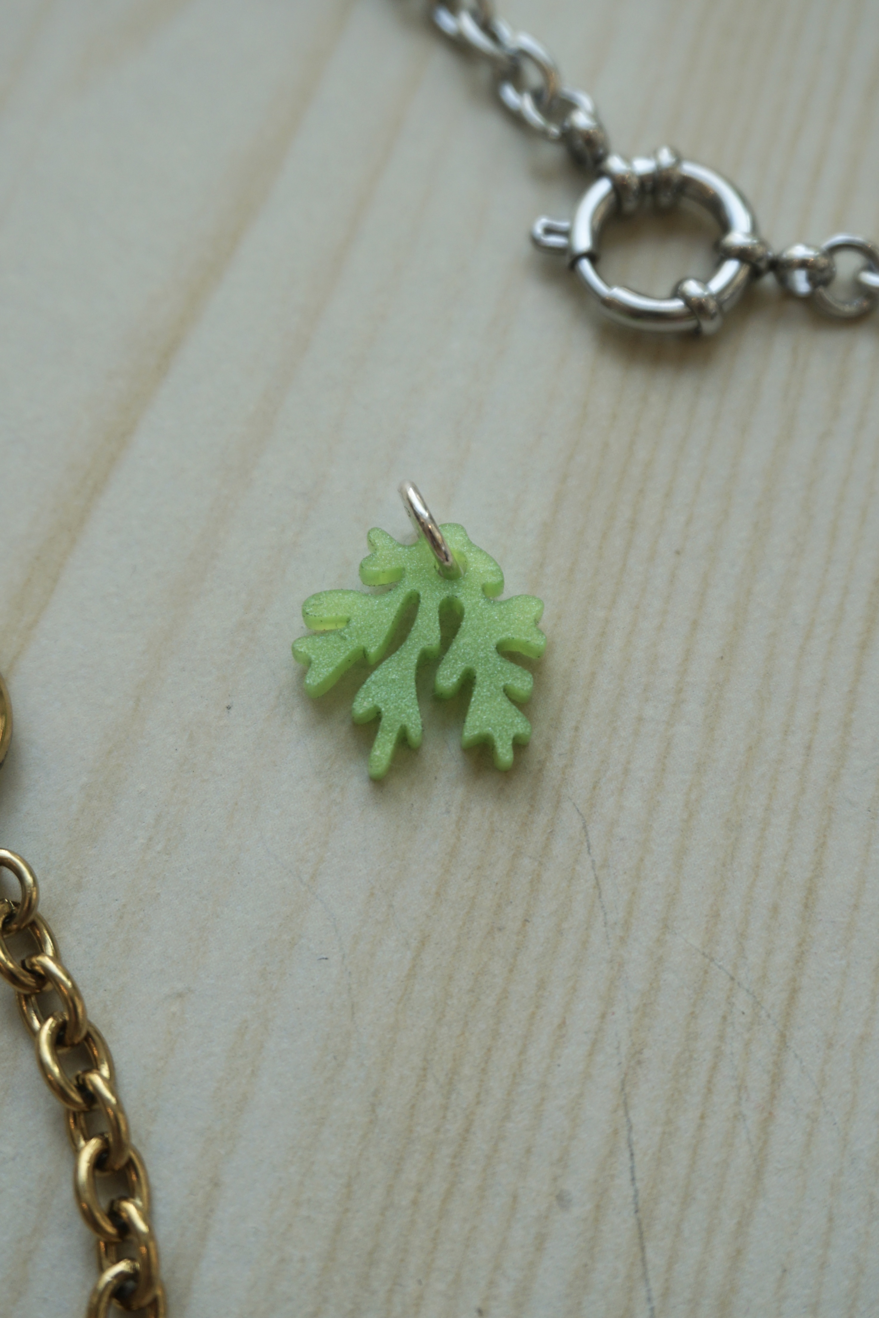 Mini pendant pearl green seaweed