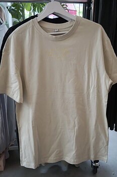 Oversized boyfriend tshirt "cheese and quiet" beige