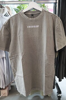 Oversized boyfriend tshirt "e du go eller?" Stone