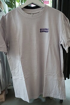 Oversized boyfriend tshirt ”trust the universe” ljuslila
