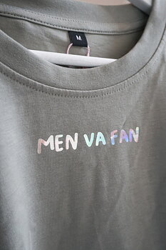Oversized boyfriend tshirt ”men va fan” khaki