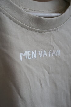 Oversized boyfriend tshirt ”men va fan” beige