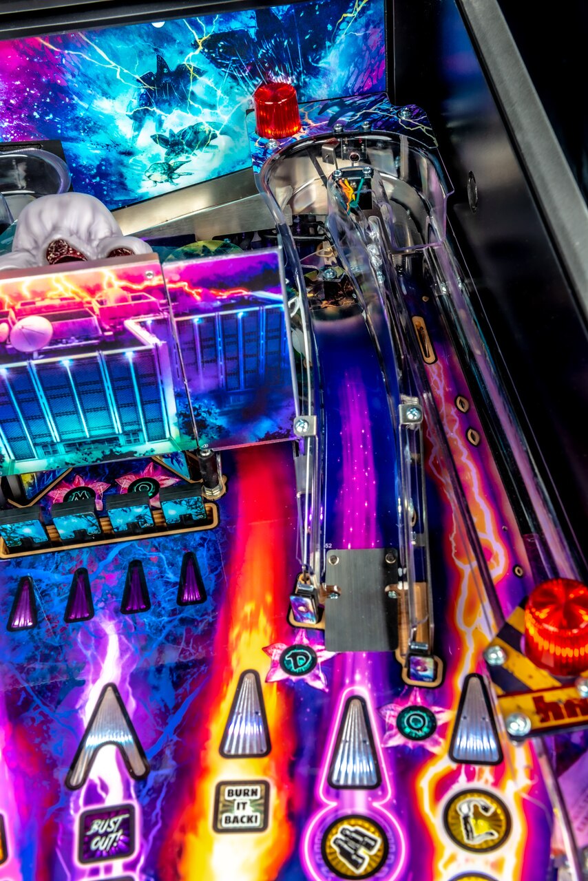 Stranger Things PRO - Stern Pinball  - Available in July - 5