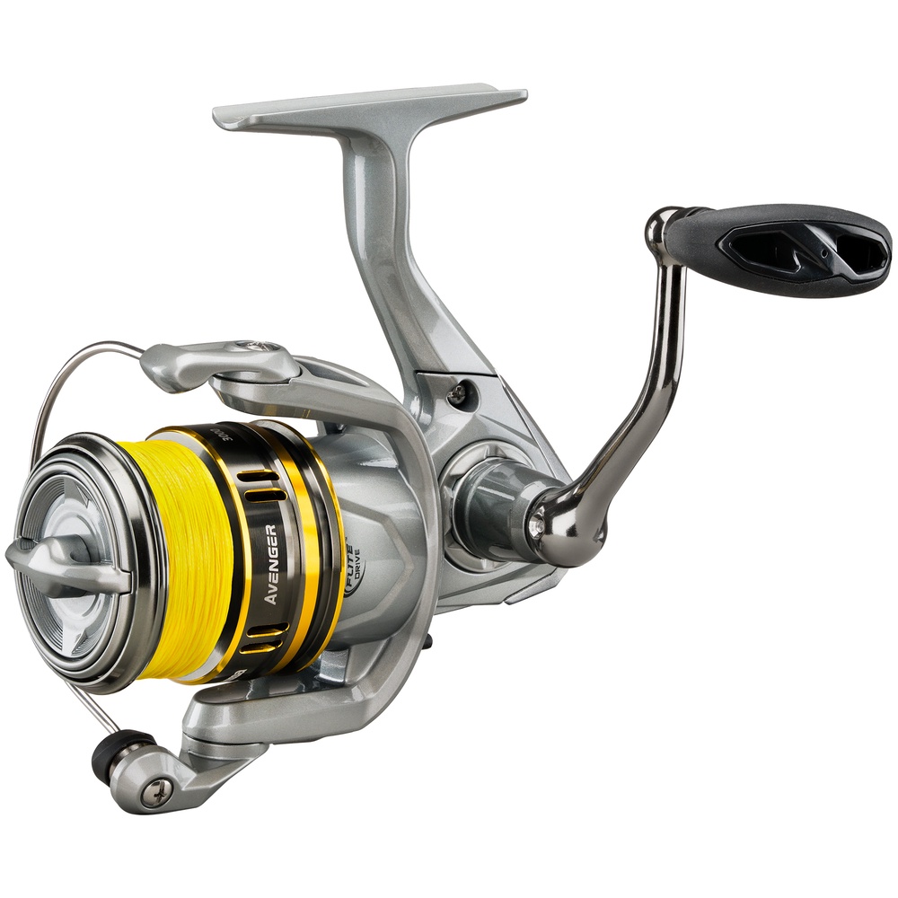 Okuma Avenger B is an incredibly affordable reel spooled with braided line 0.15mm. Size 2500. Cheap quality reel