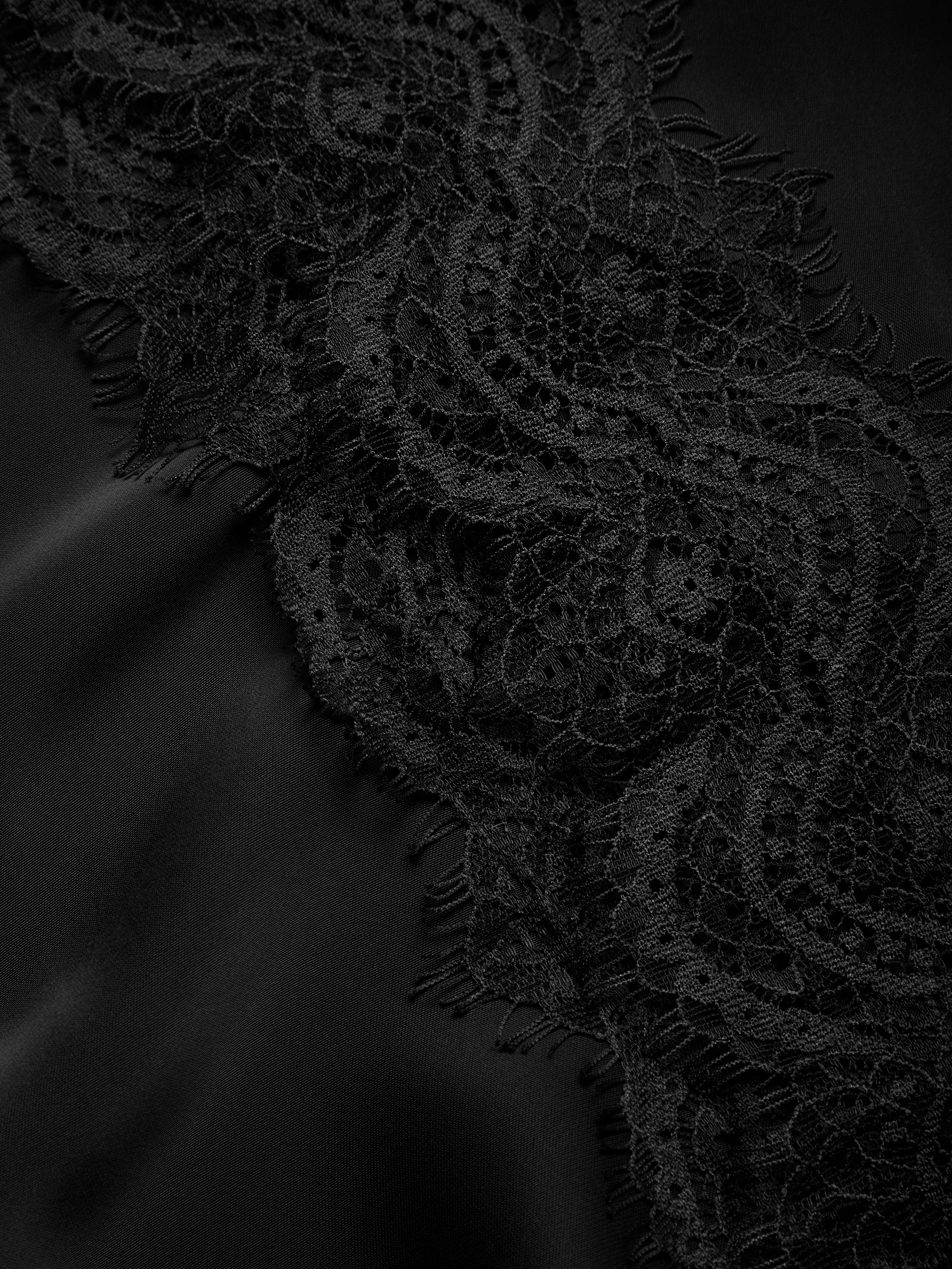 GRInger Lace Skirt Black - 3