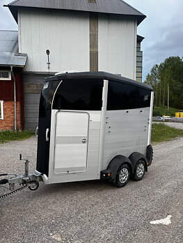 Hästttransport IFOR WILLIAMS HBX  403 2020 (FRI frakt)