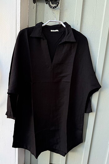 Movesgood - Rita Collar Tunic Black