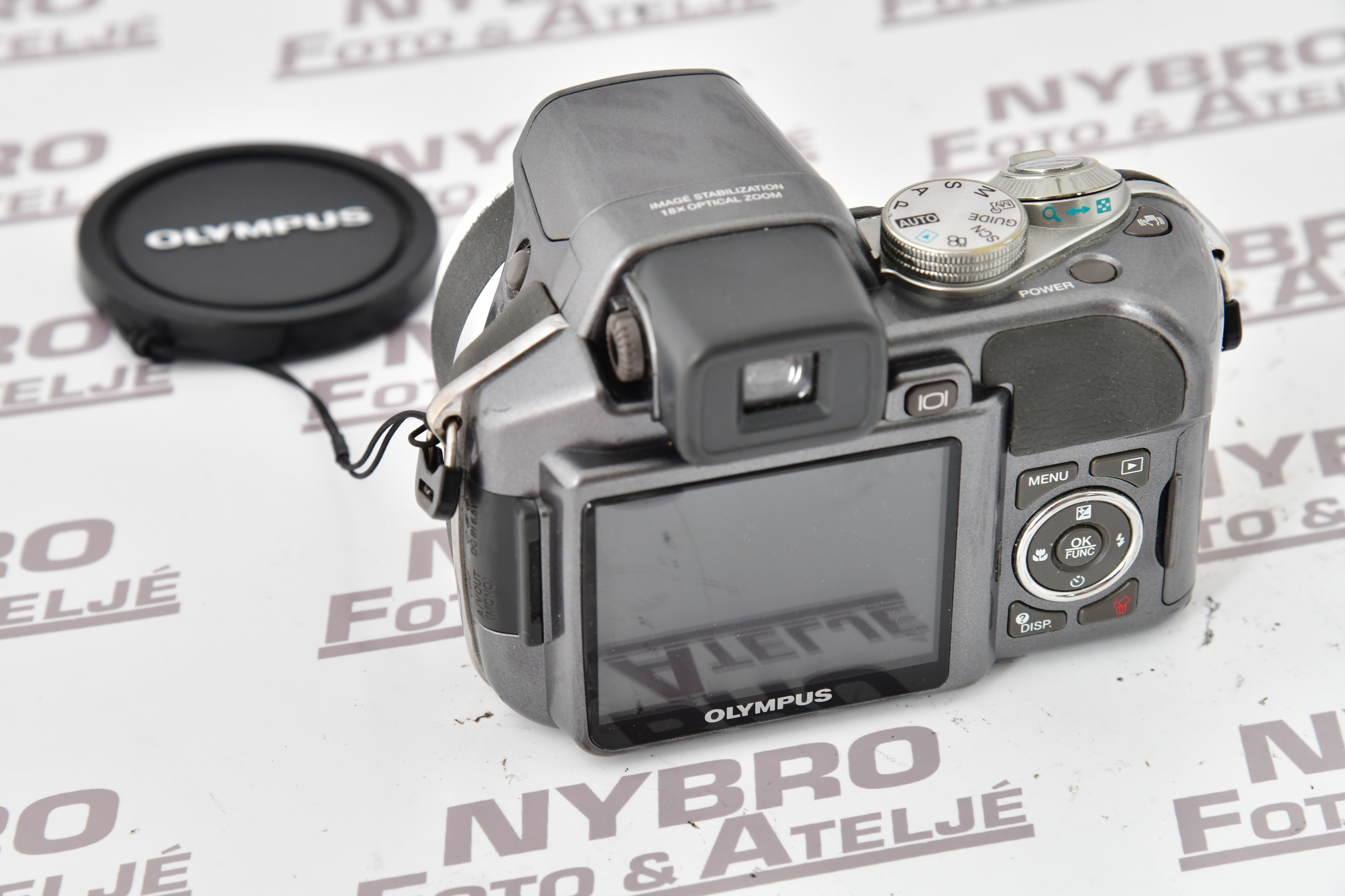Olympus  SP-550 UZ - 2