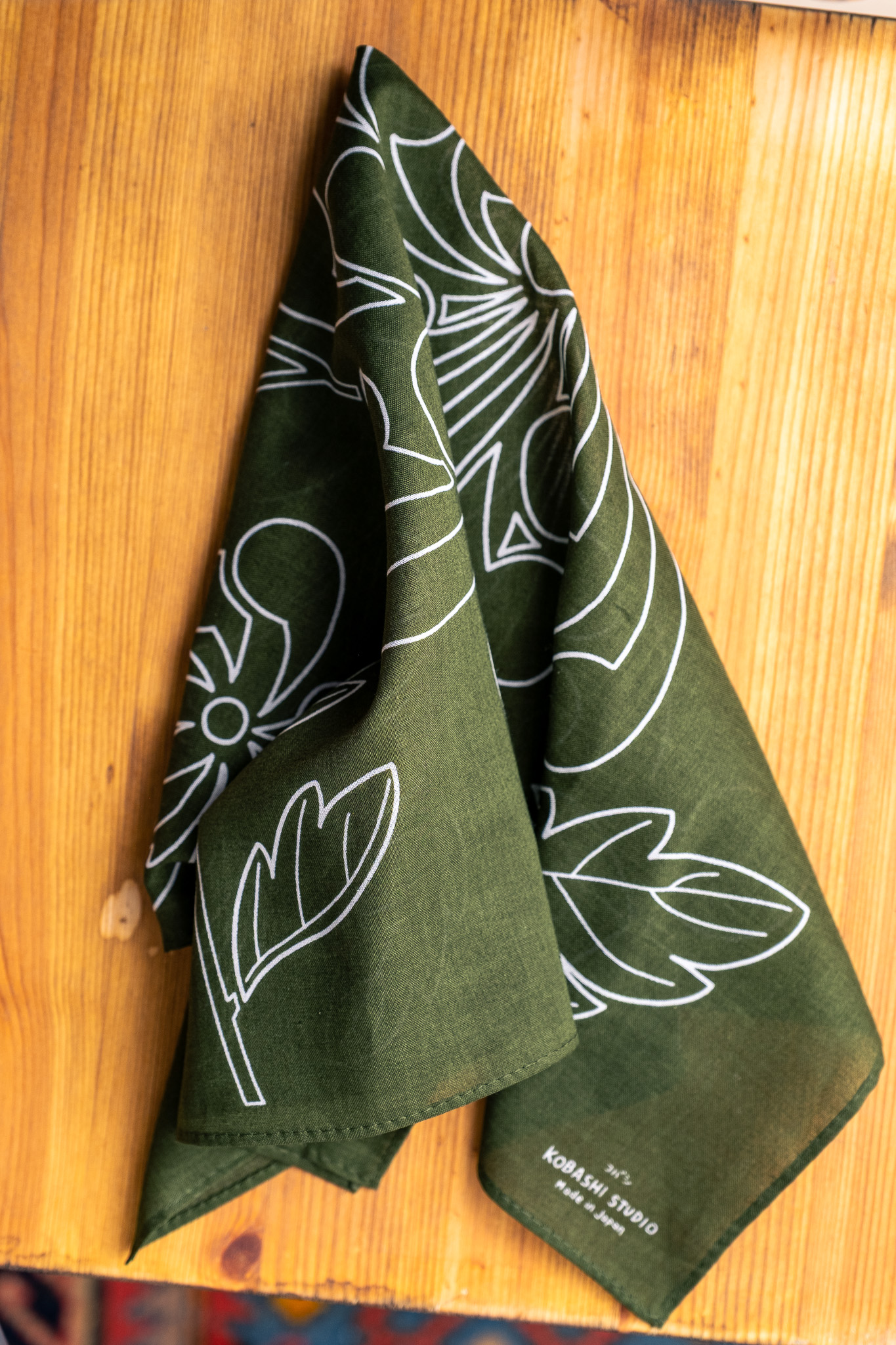 Kobashi Studio - Japanese Chrysanthemum Bandana Olive Green “Miru-Iro”