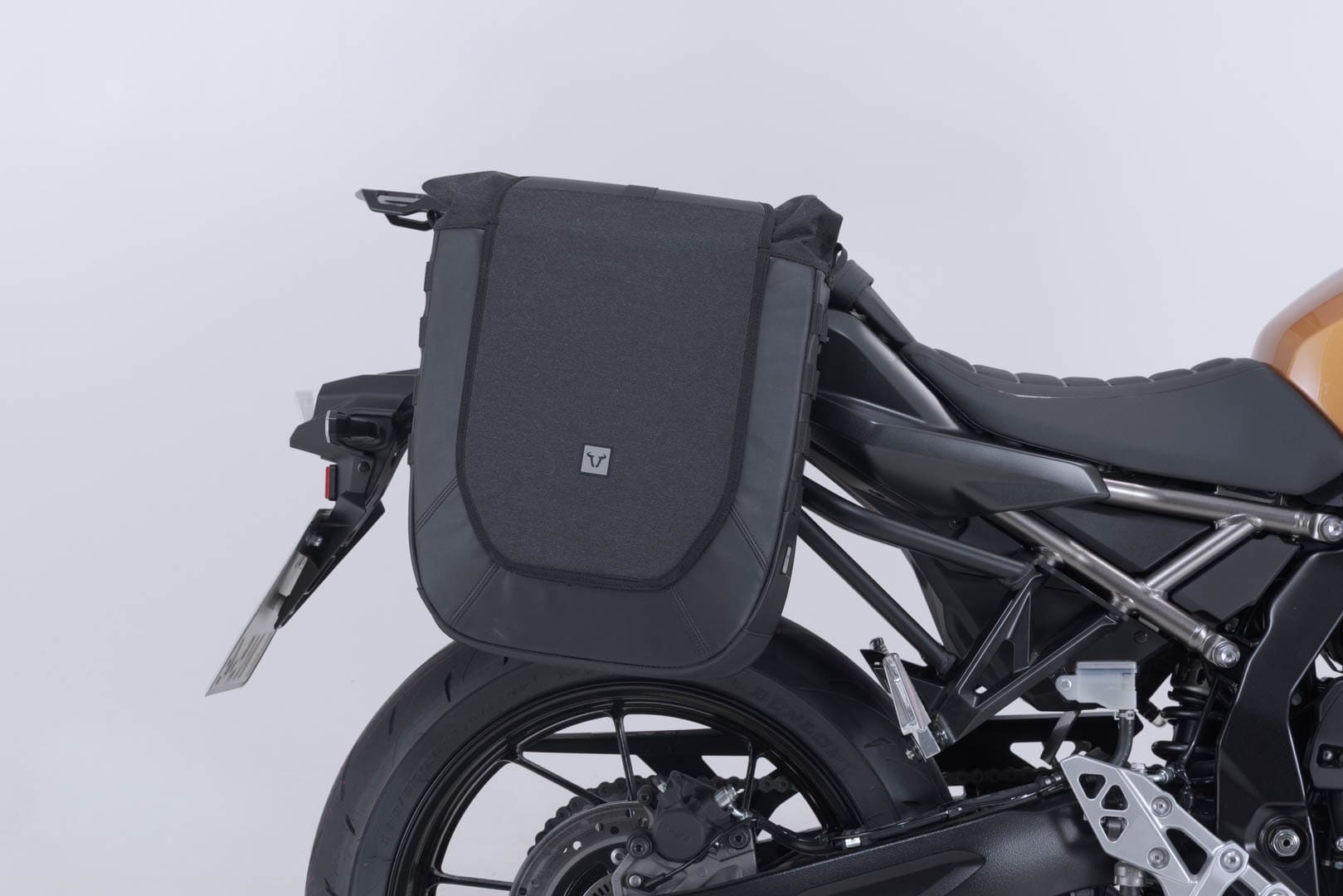 Legend Gear Side Bag system V-LOC 16/16 l. Suzuki GSX-8T / TT - 6