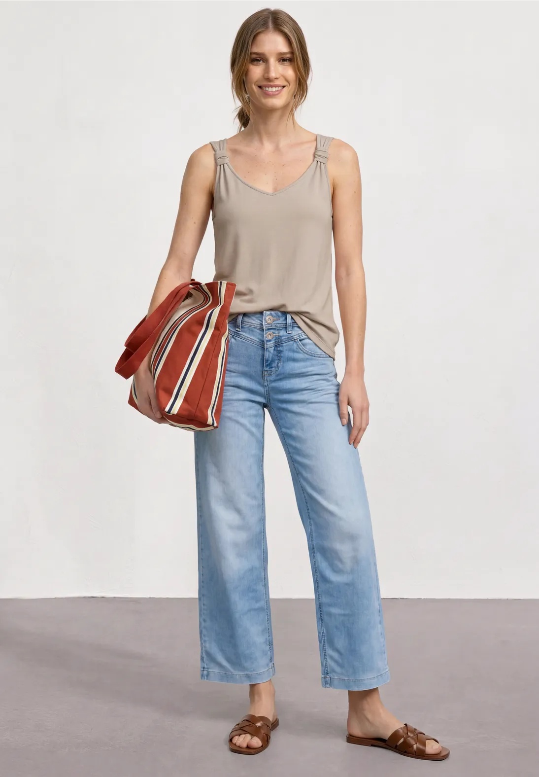 EOS Top With Knot Detail - Clay Sand - Street One