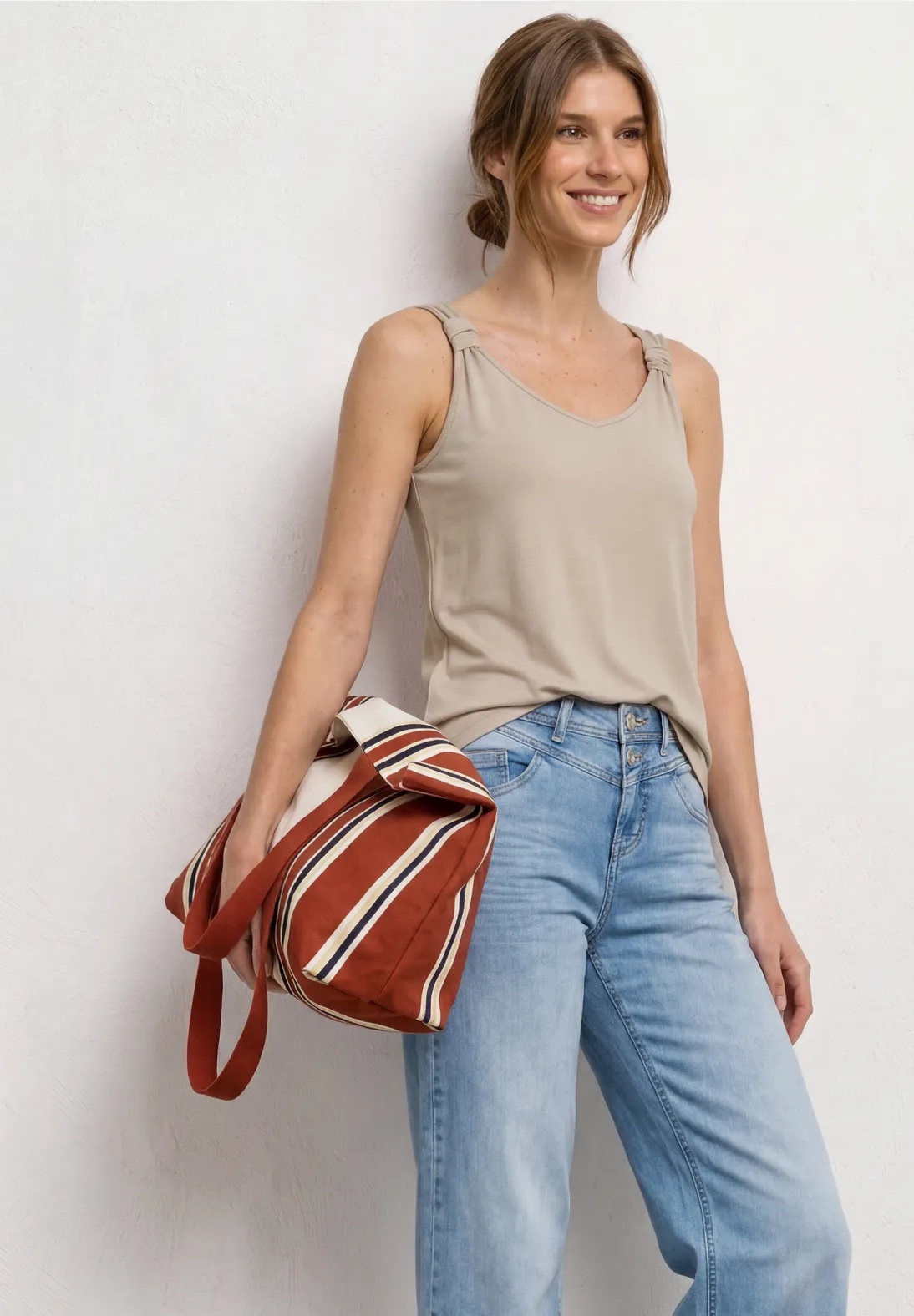 EOS Top With Knot Detail - Clay Sand - Street One