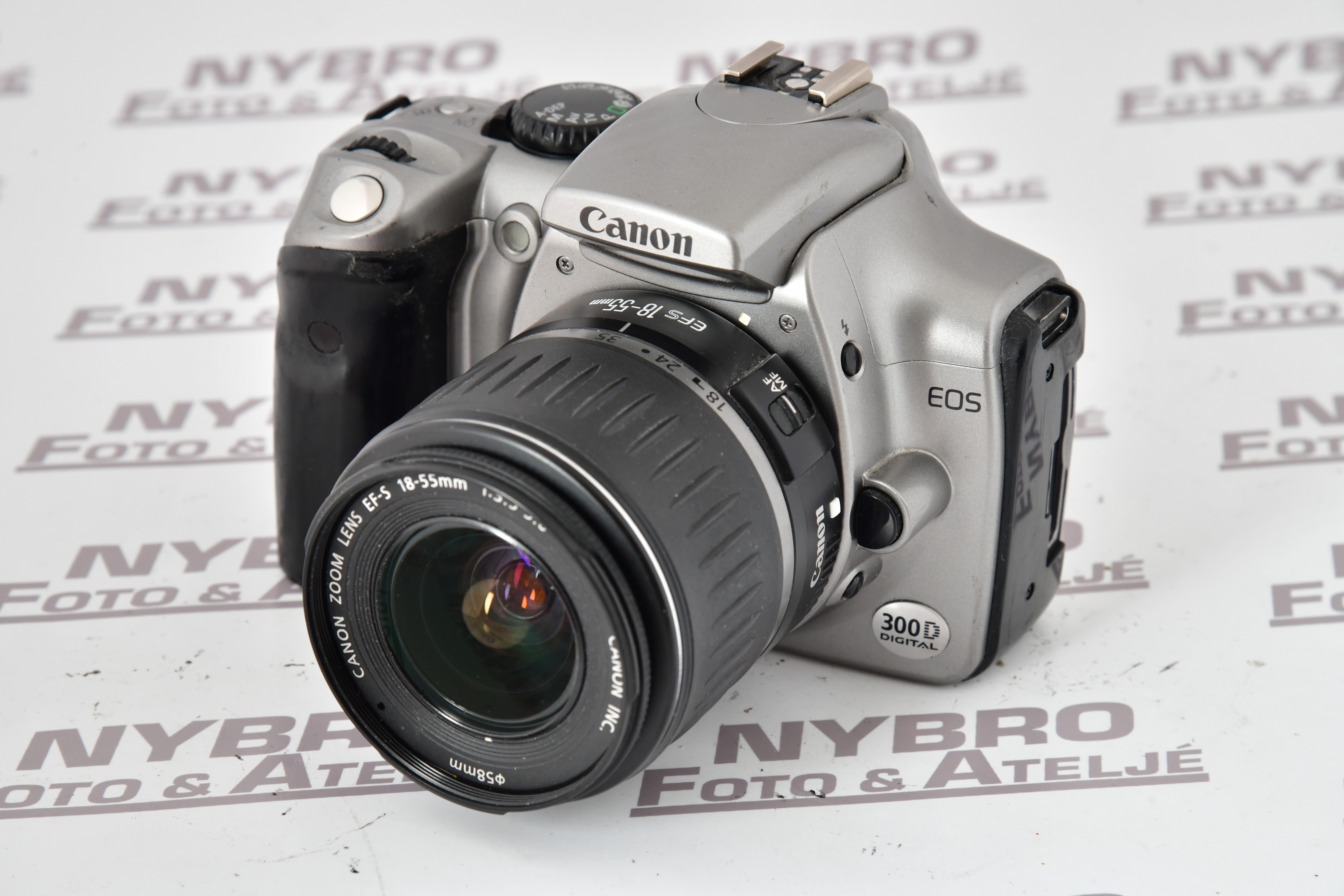 Canon EOS 300D + 18-55/3,5-5,6 