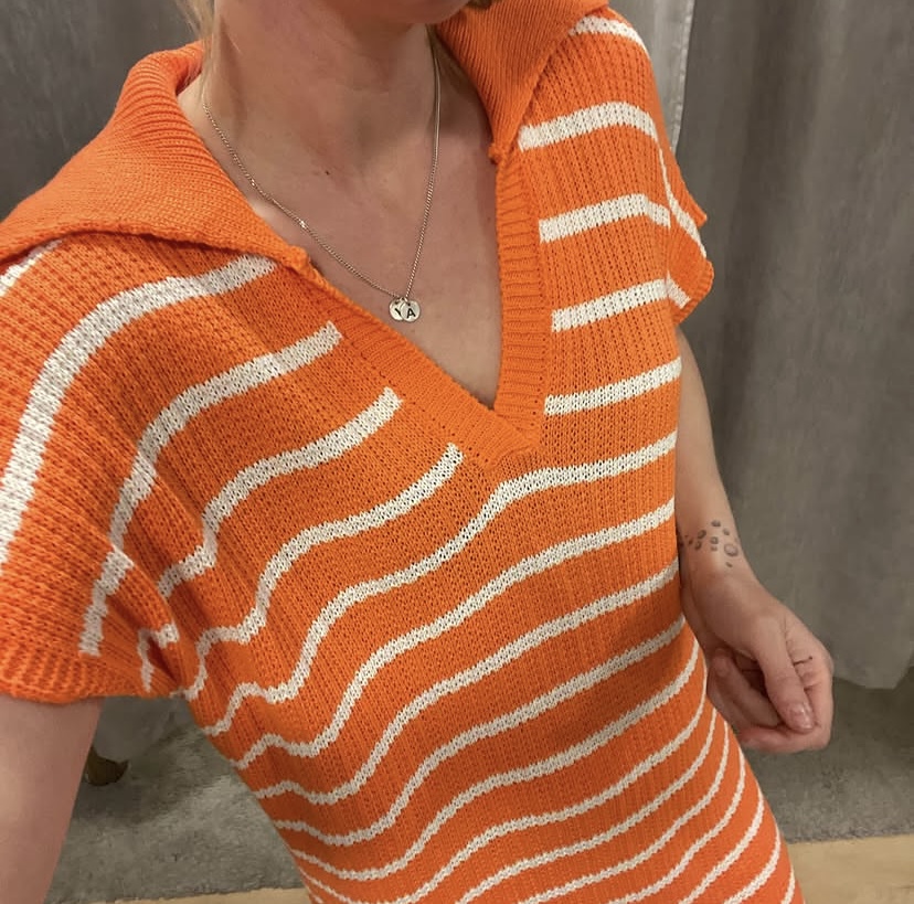 Randig stickad klänning i orange - 2