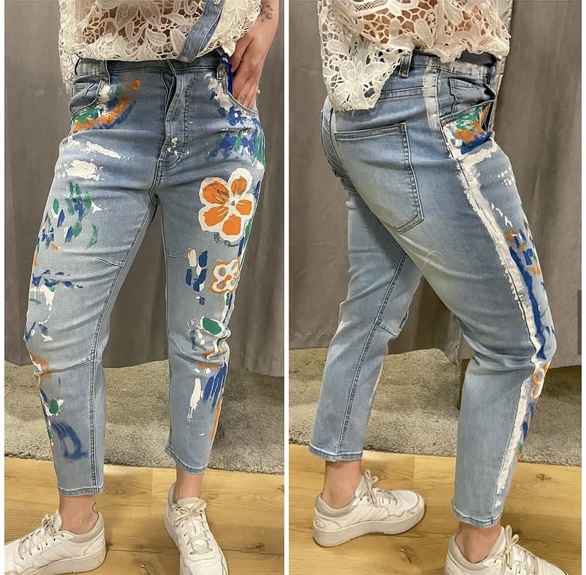 Jeans med målat tryck