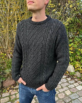 PetiteKnit Moby Sweater Man (20 m struktur st 4)