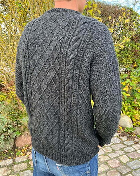 PetiteKnit Moby Sweater Man (20 m struktur st 4)
