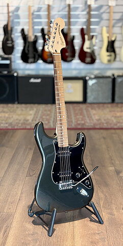 Fender Squier Affinity Stratocaster HH Charcoal Frost Metallic 
