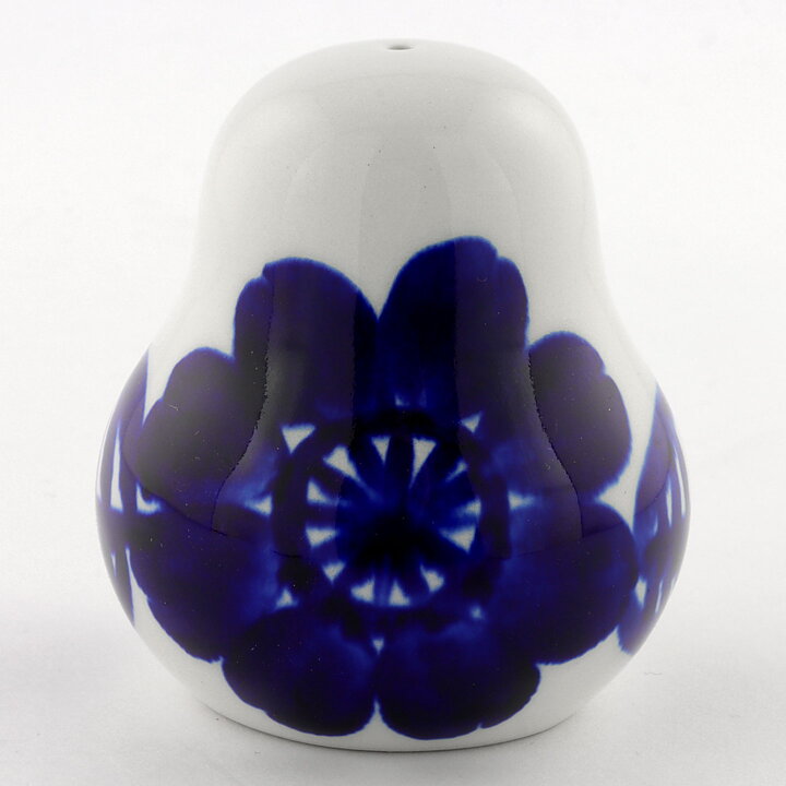 Gunvor Olin-Grönqvist (Köökki 1960) Rounded Shaker with Hand-Painted Blue Flower Decor 6 cm (2)