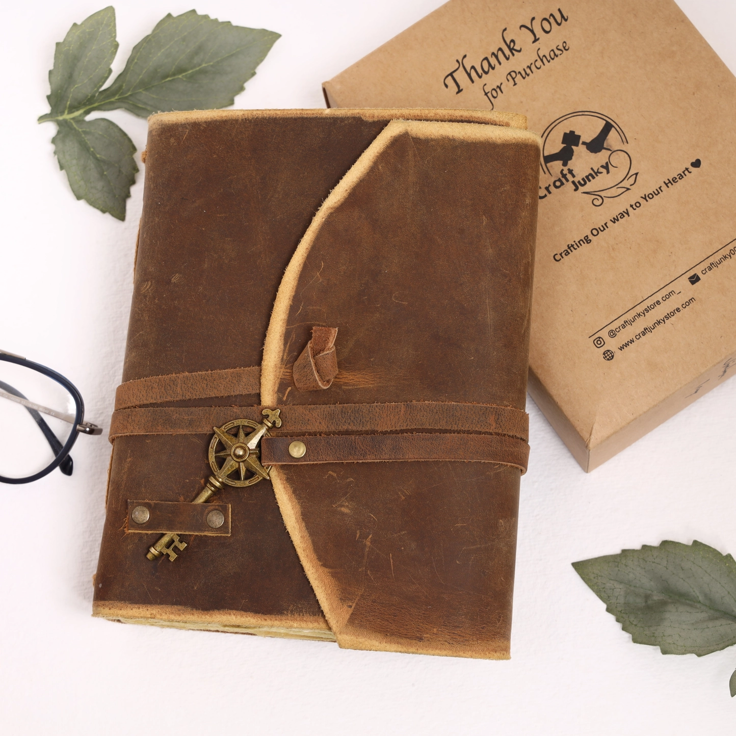 Vintage skinninbunden grimoarjournal med dekorativ nyckel handgjord läderjournal 15×20 cm - R K Handicrafts Craft Junky - 8