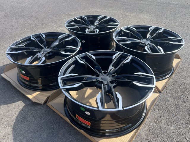 21" 718M style Gloss black/polished 5x112 - 5
