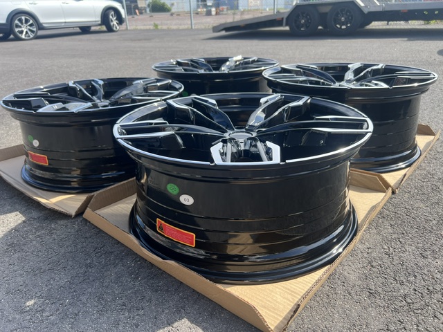 21" 718M style Gloss black/polished 5x112 - 3