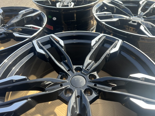 21" 718M style Gloss black/polished 5x112 - 2