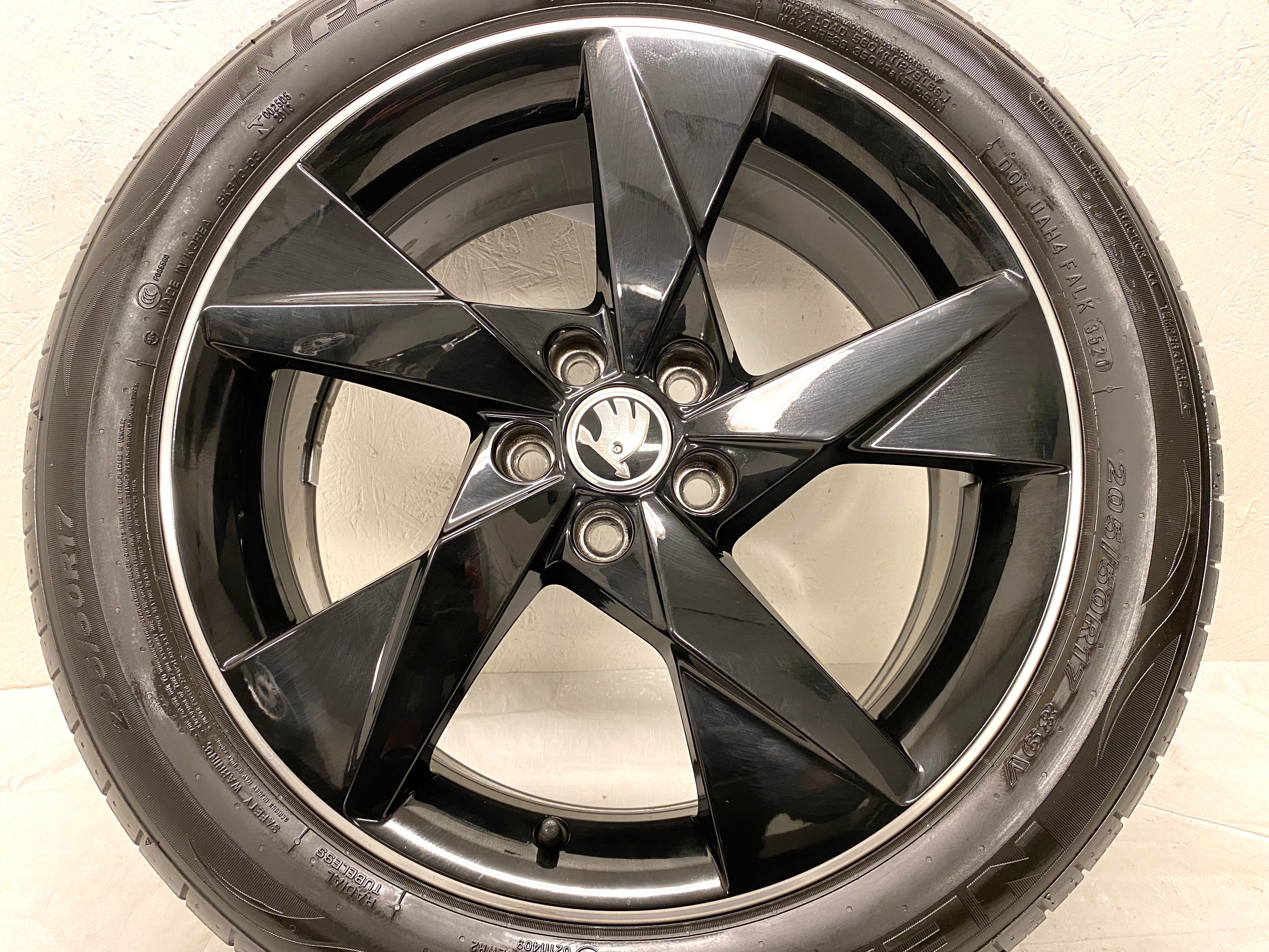 Kompletta Sommarhjul | 17" SKODA KAMIQ | 5x100 6.5x17 ET40 57.1 + 205/50 R17 89V Nexen N Fera SU1 | V32-2020 | 6.5mm | 6.5mm | 5.5mm | 5.5mm - 9