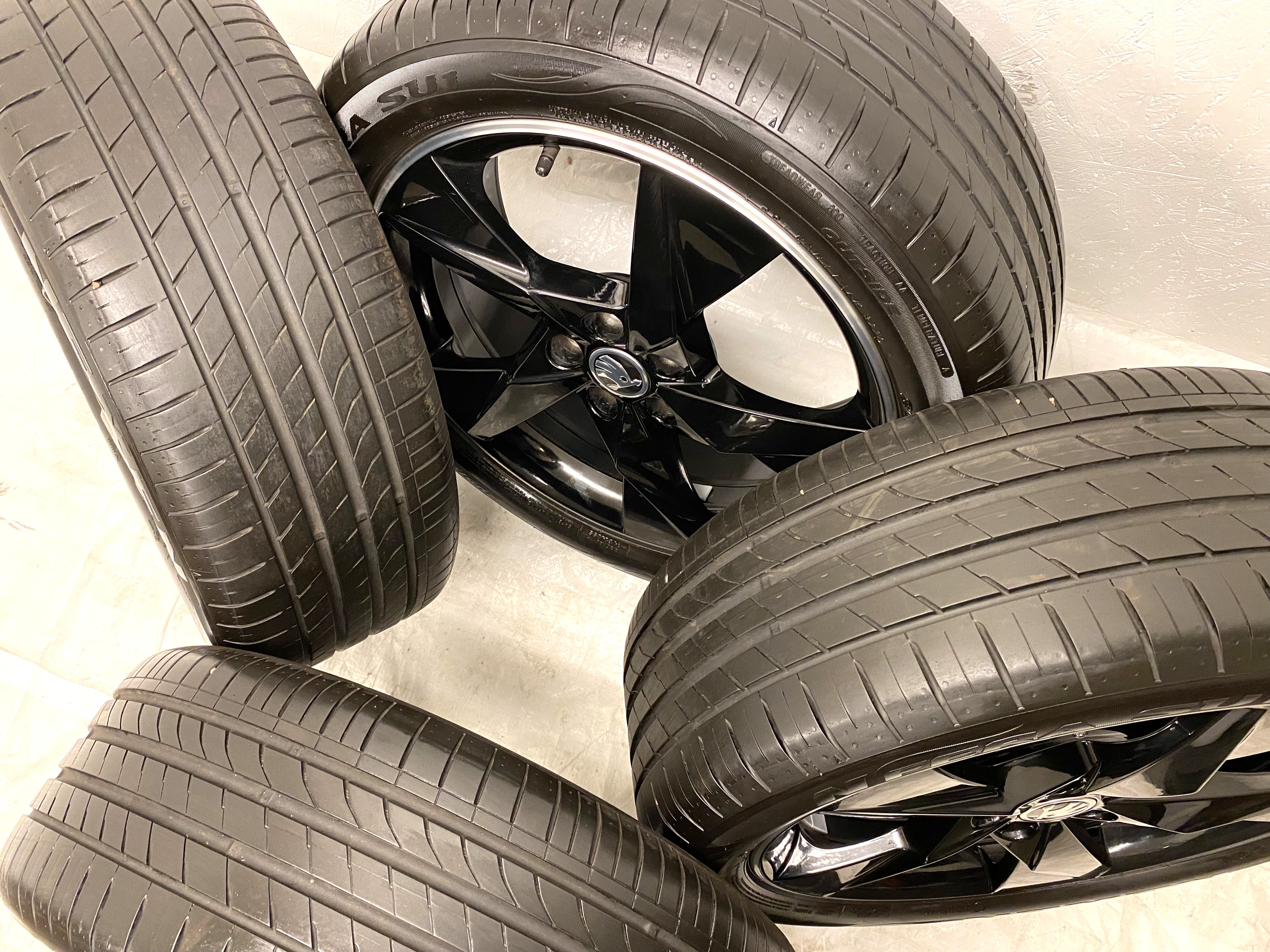Kompletta Sommarhjul | 17" SKODA KAMIQ | 5x100 6.5x17 ET40 57.1 + 205/50 R17 89V Nexen N Fera SU1 | V32-2020 | 6.5mm | 6.5mm | 5.5mm | 5.5mm - 4