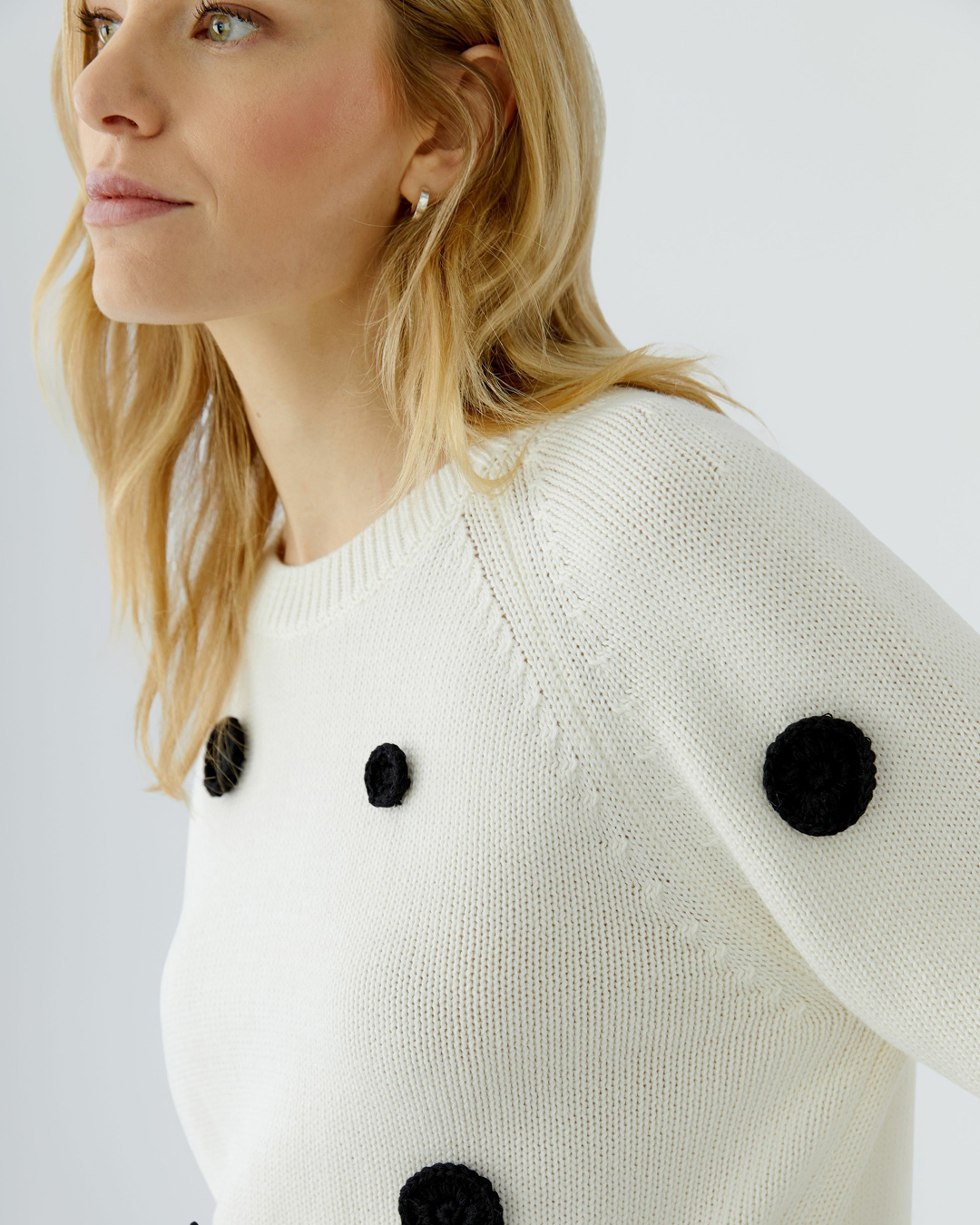Bomullsjumper offwhite med svarta blommor - 3