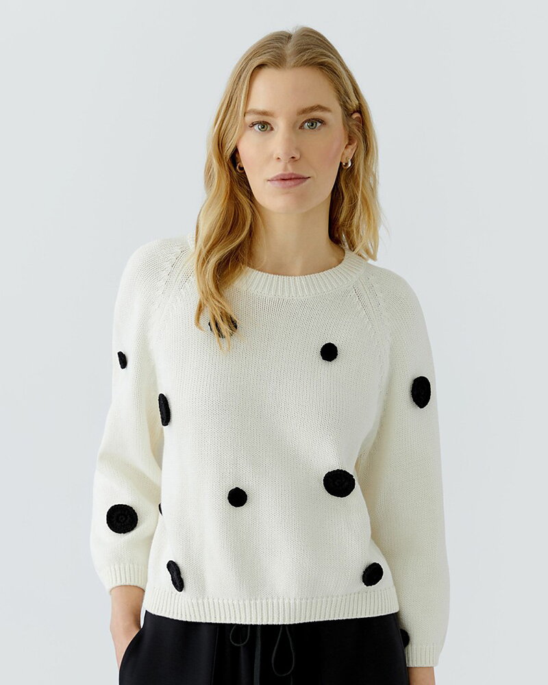 Bomullsjumper offwhite med svarta blommor
