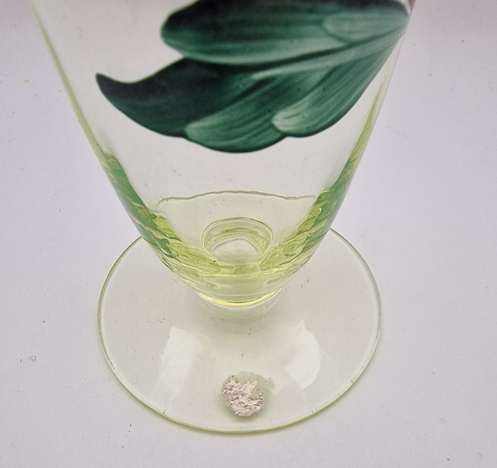 Vase uranium glass - 3
