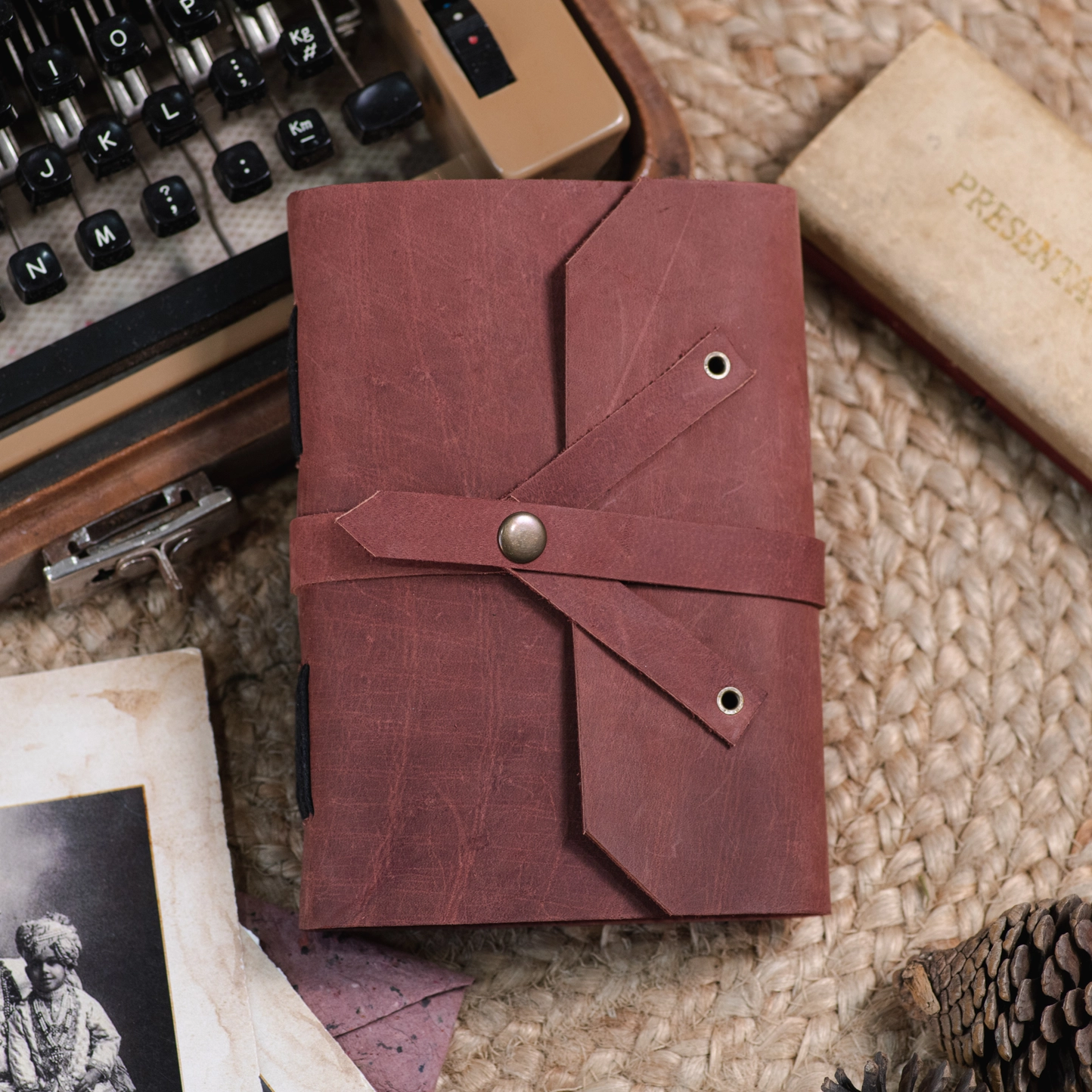 Läderjournal med Linjerade Sidor – Handgjord Resedagbok i Premiumläder – Vintage Design - R K Handicrafts Craft Junky - 8