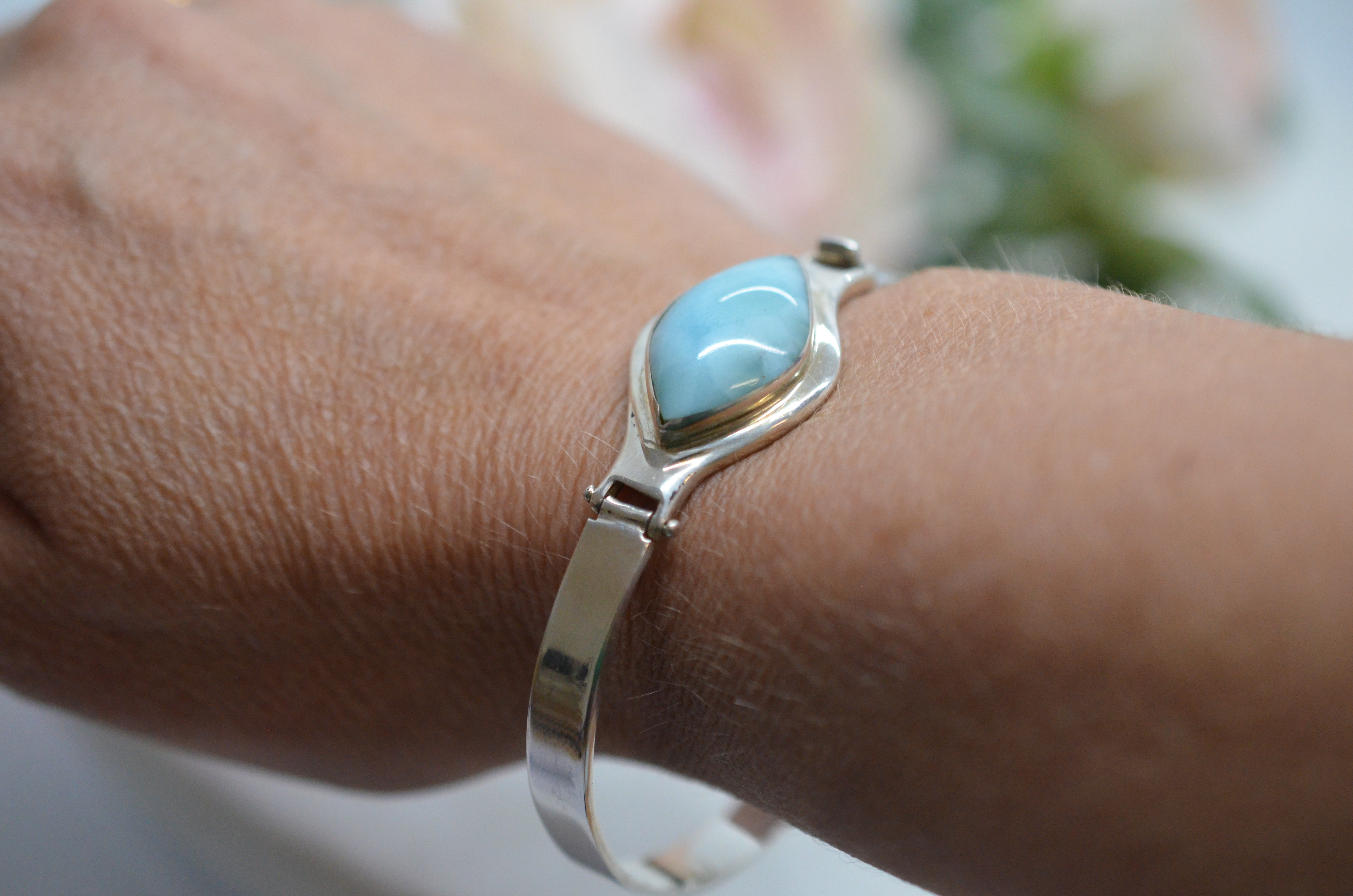 Second Hand bangle with light blue stone - 6