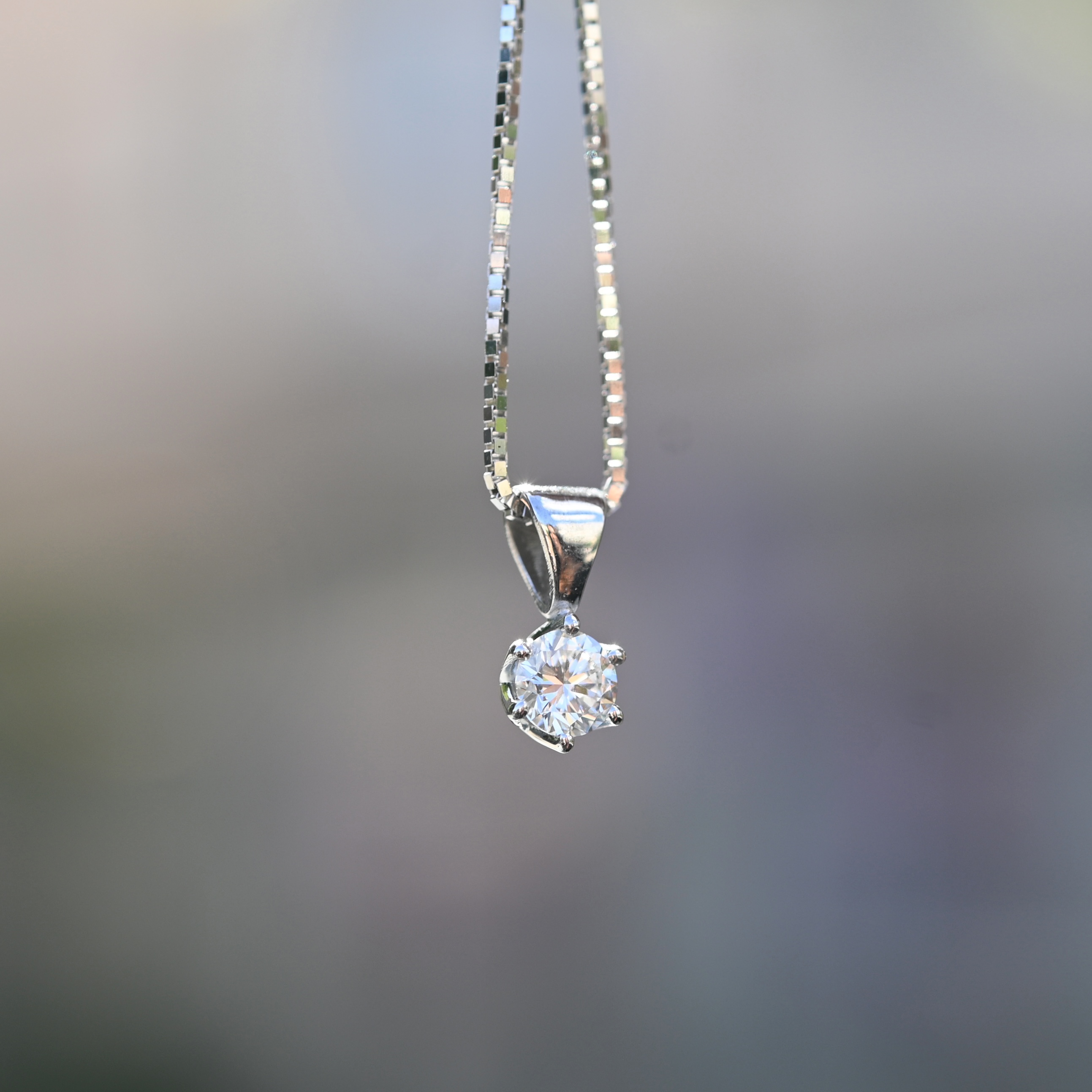 Hänge syntetisk diamant 0,25 ct vitguld 18 karat 