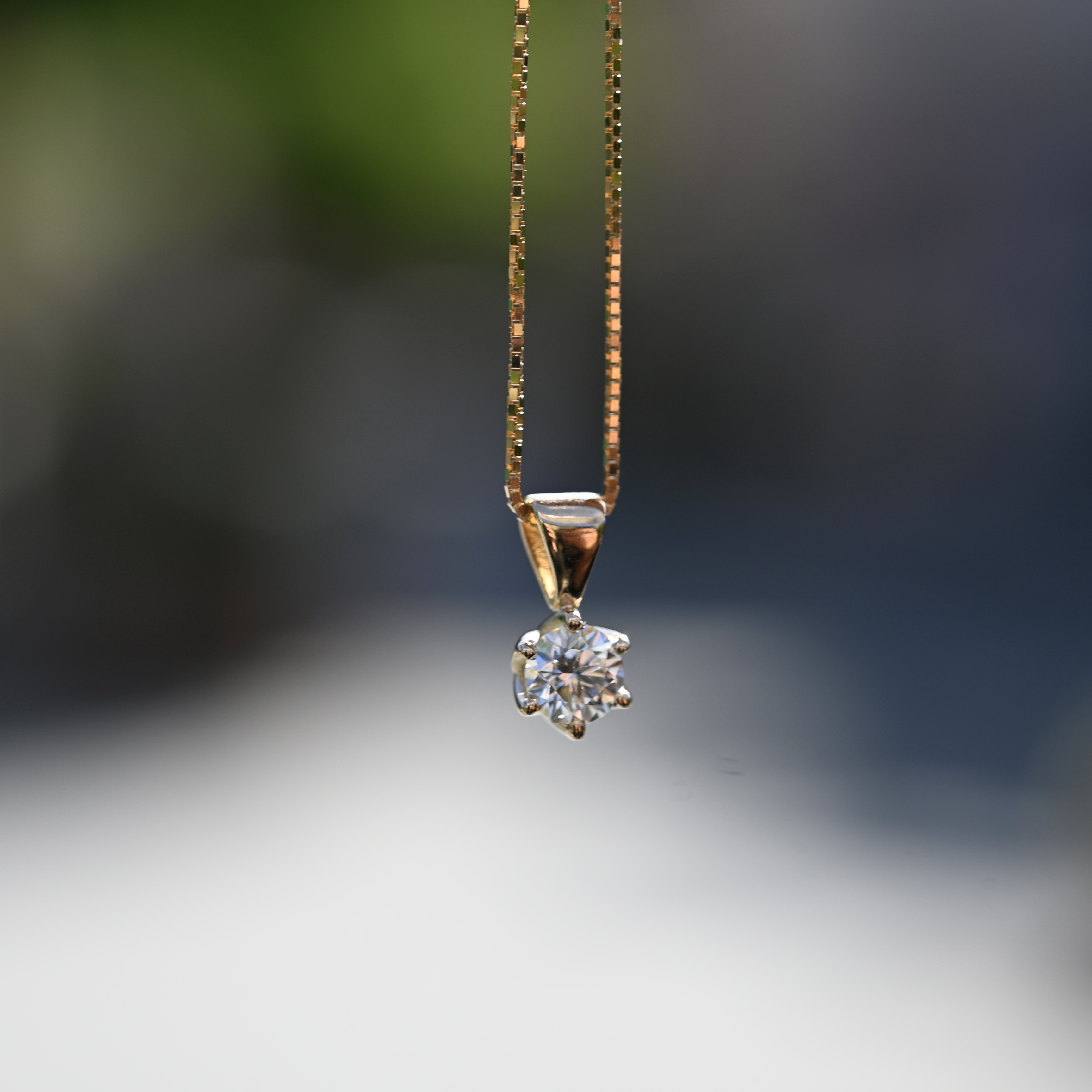 Hänge syntetisk diamant 0,15 ct guld 18 karat 