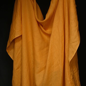Elegant italienskt linnetyg – Mjukt orange