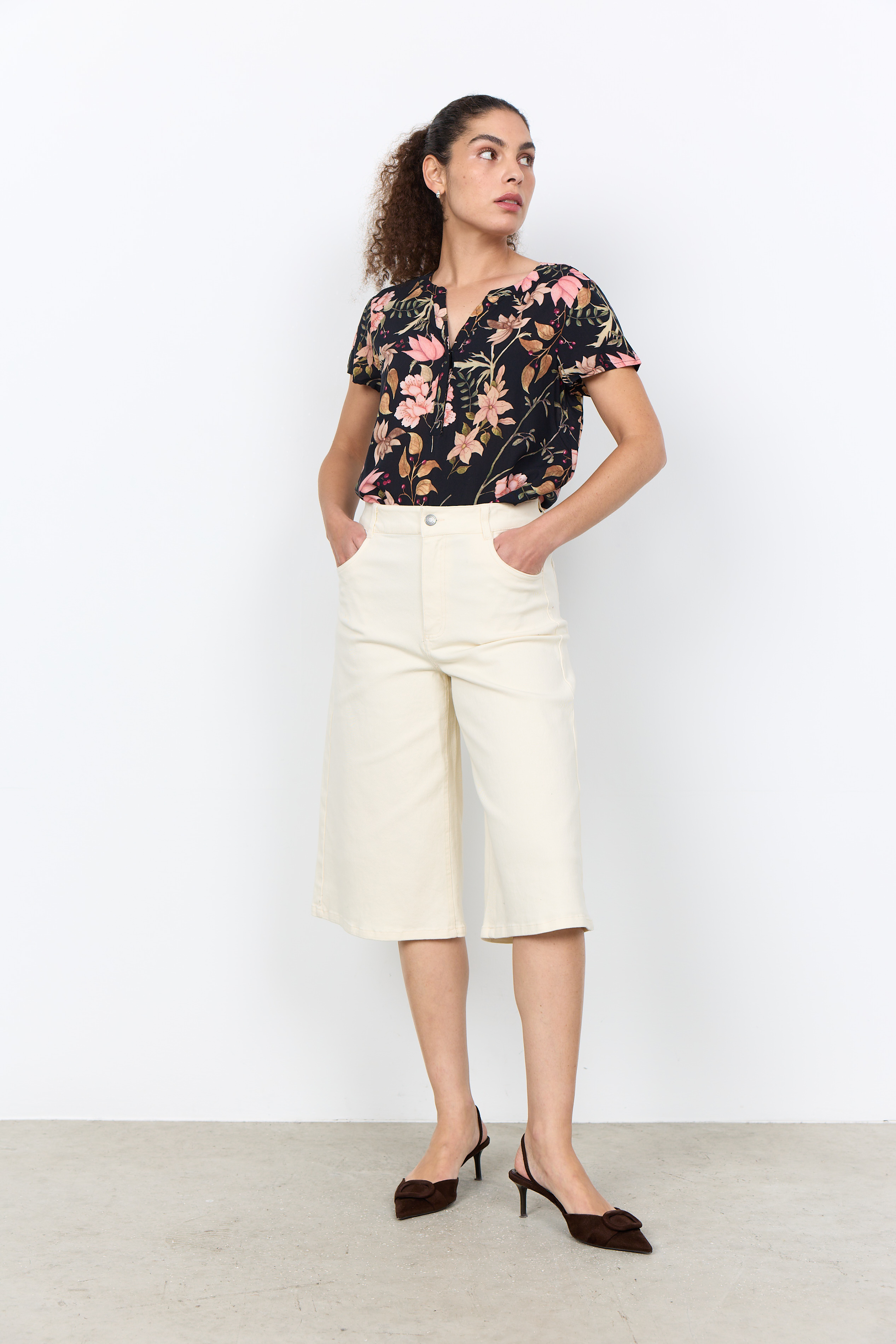 SC-GRACE 1 Blouse Kortärmad mönstrad Blus i svart