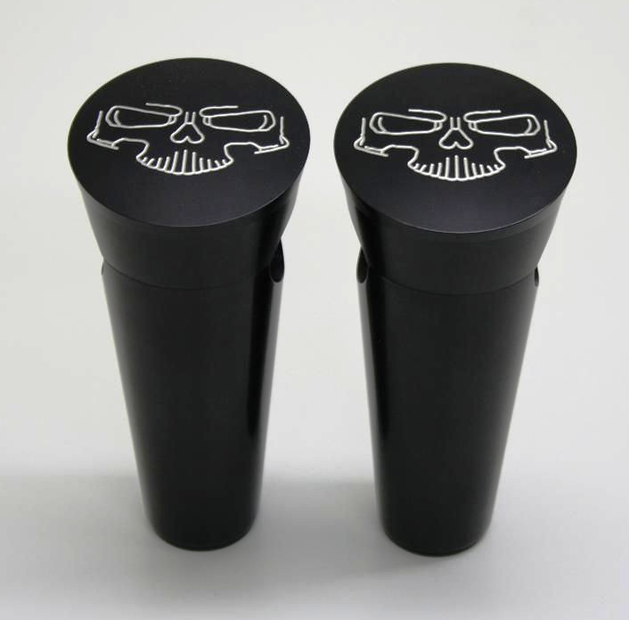 Risers 6", Svarta risers med fräst skalle, dolda bultar.