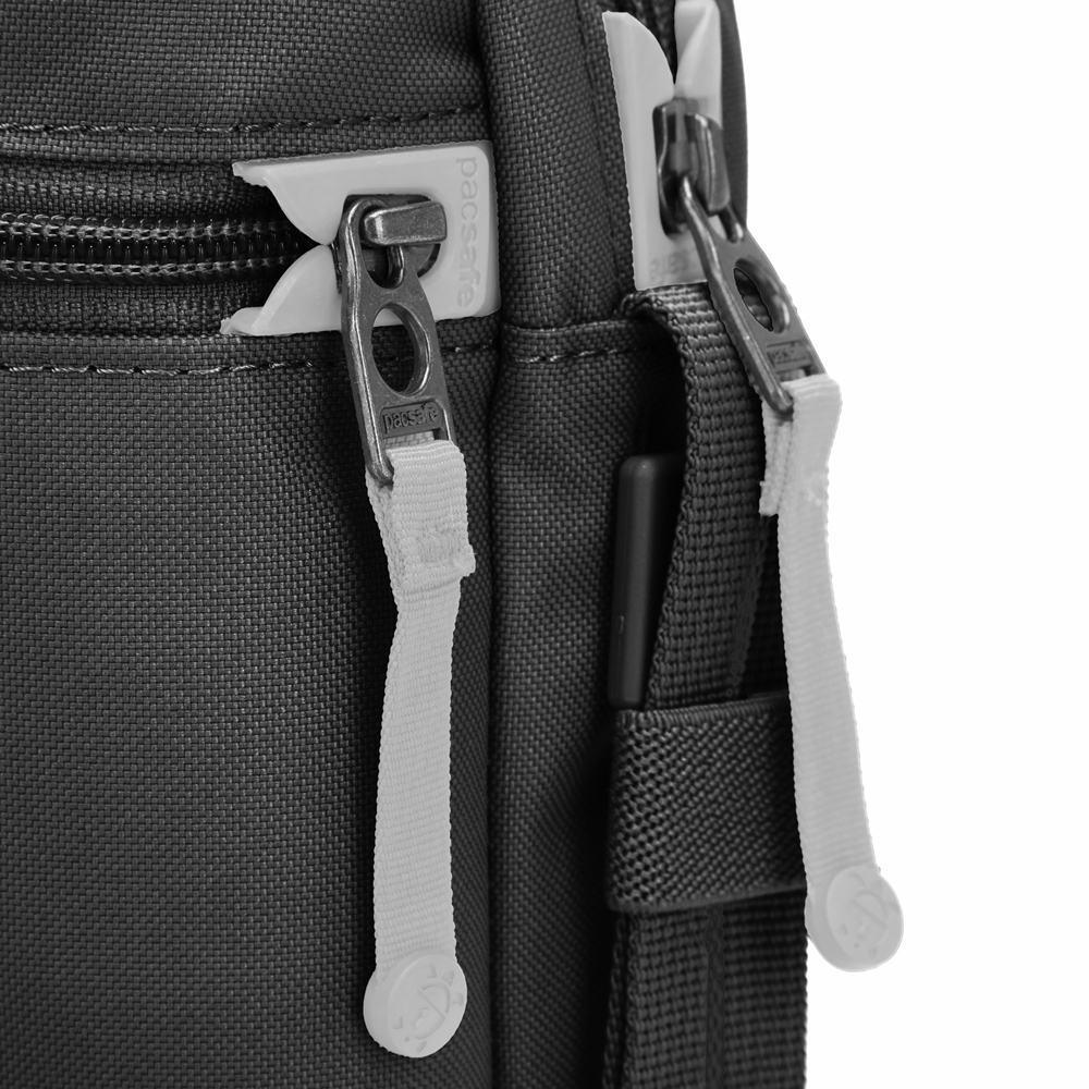 Stöldsäker axelremsväska - PACSAFE GO Anti-theft Festival Crossbody Black - 7